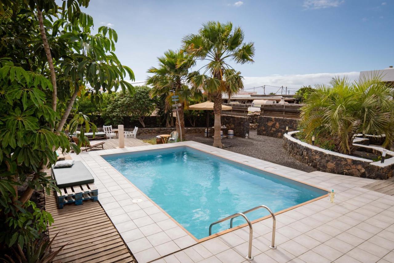 Creative Harbour Fuerteventura Hostel ลาคาเรส ภายนอก รูปภาพ
