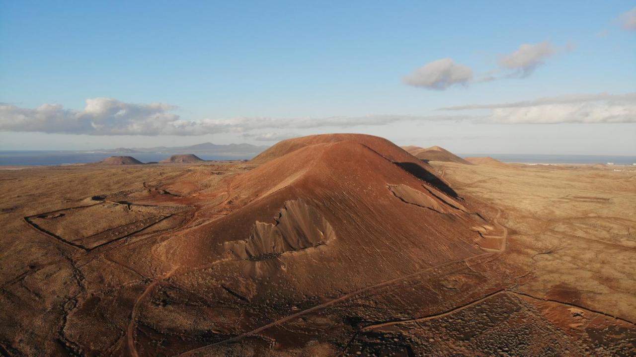 Creative Harbour Fuerteventura Hostel ลาคาเรส ภายนอก รูปภาพ