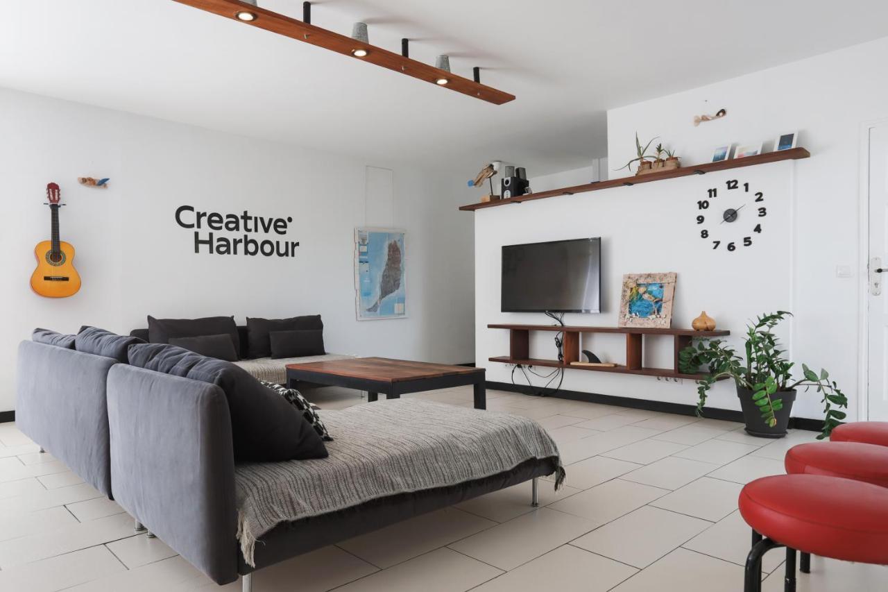 Creative Harbour Fuerteventura Hostel ลาคาเรส ภายนอก รูปภาพ