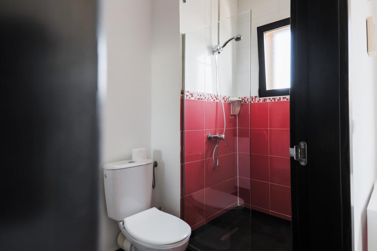 Creative Harbour Fuerteventura Hostel ลาคาเรส ภายนอก รูปภาพ