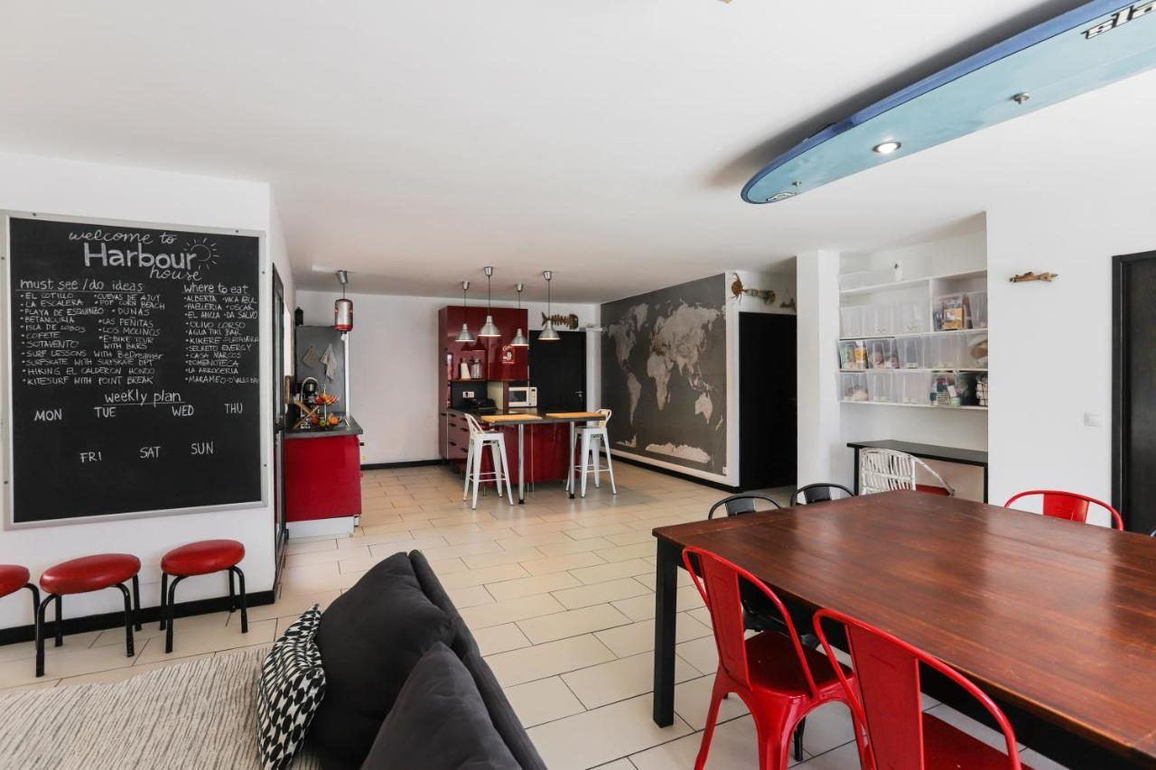 Creative Harbour Fuerteventura Hostel ลาคาเรส ภายนอก รูปภาพ