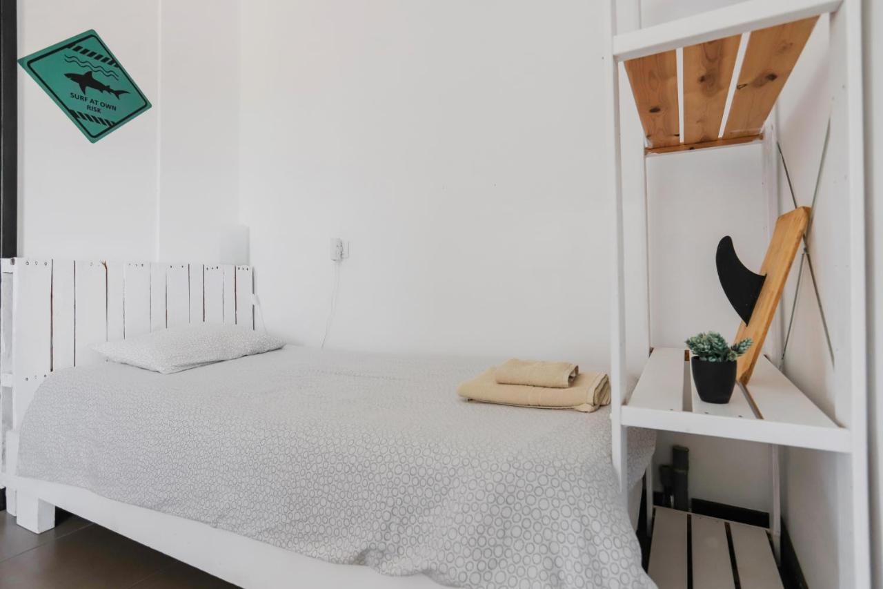 Creative Harbour Fuerteventura Hostel ลาคาเรส ภายนอก รูปภาพ